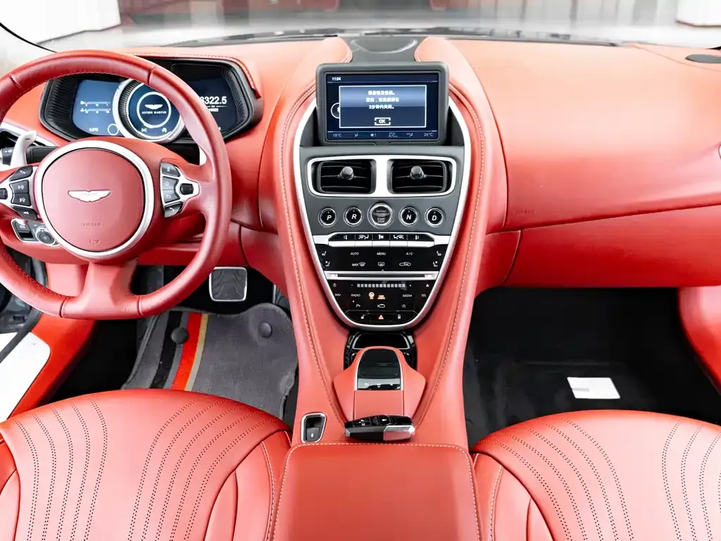 Aston Martin DB11 2022 из CN, фото 4