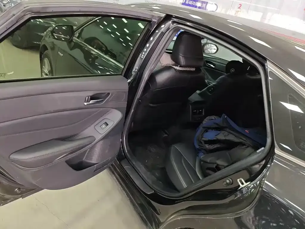 Toyota Avalon 2021 из CN, фото 9