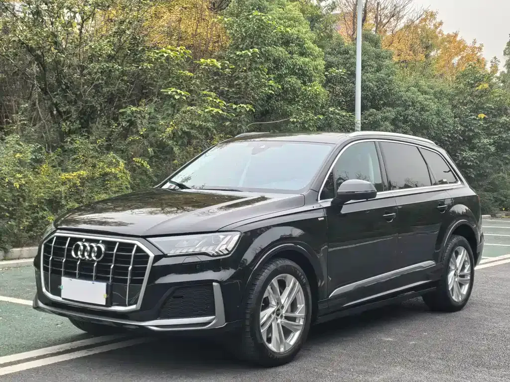 Audi Q7 2024 из CN, фото 1