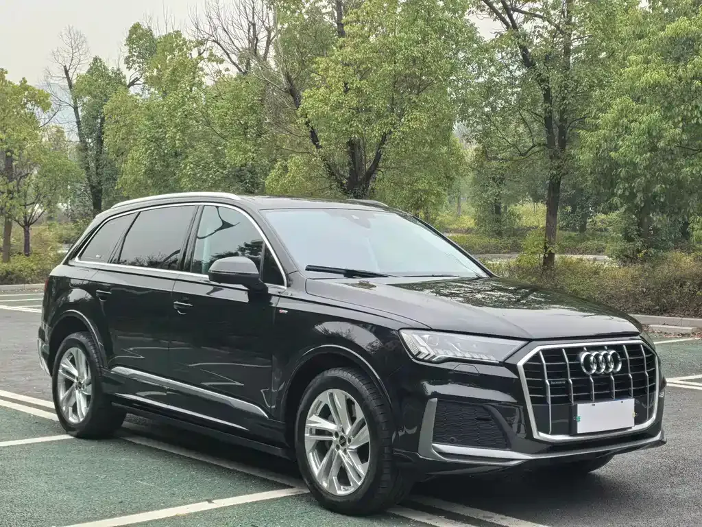 Audi Q7 2024 из CN, фото 4