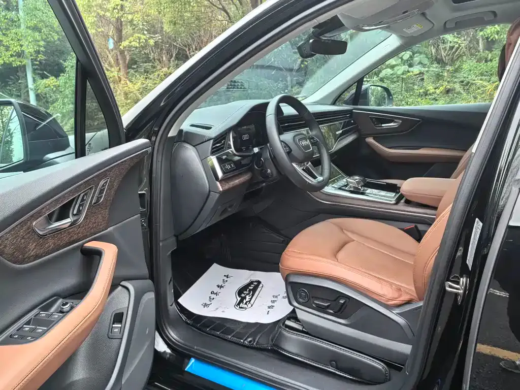 Audi Q7 2024 из CN, фото 6
