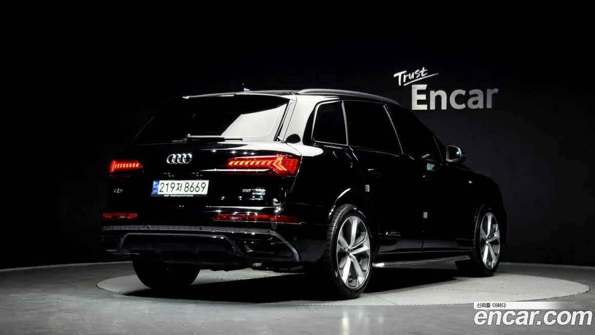 Audi Q7 2022 из KR, фото 2
