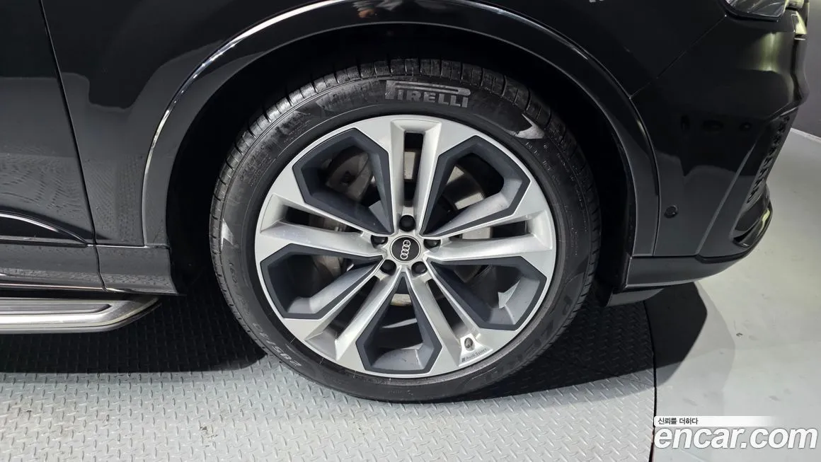 Audi Q7 2022 из KR, фото 5