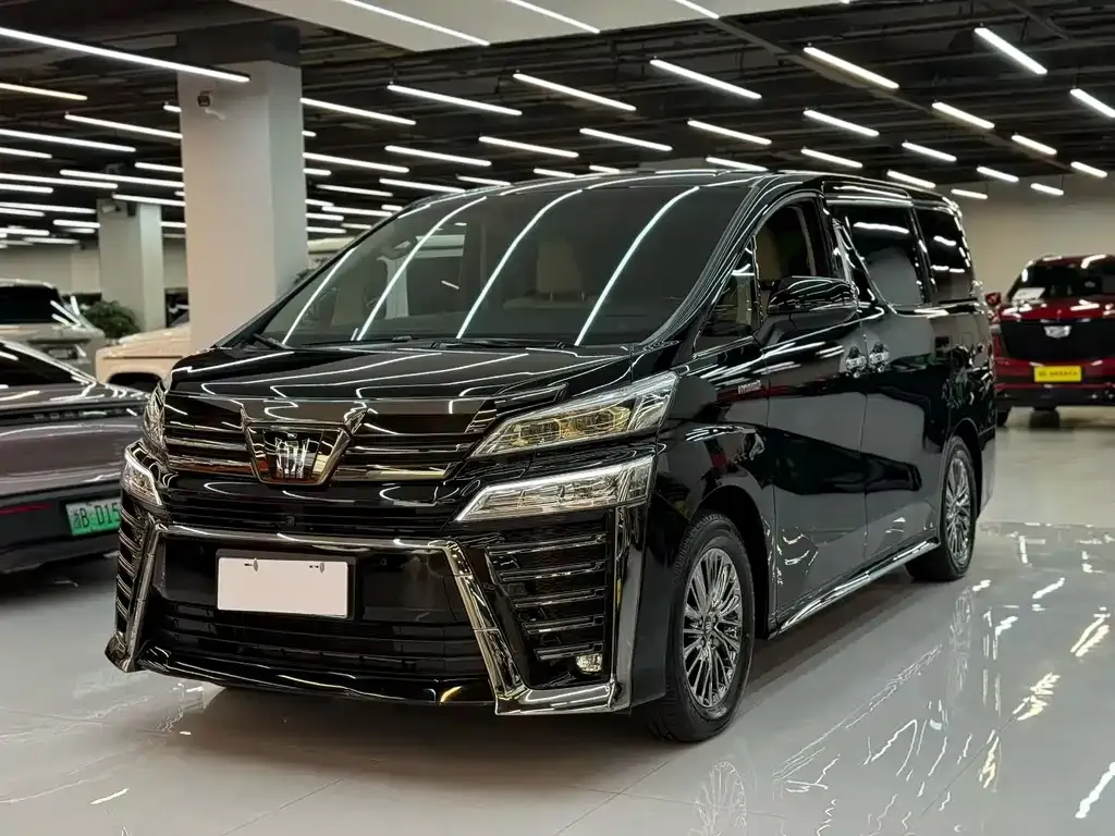 Toyota Vellfire — фото 1