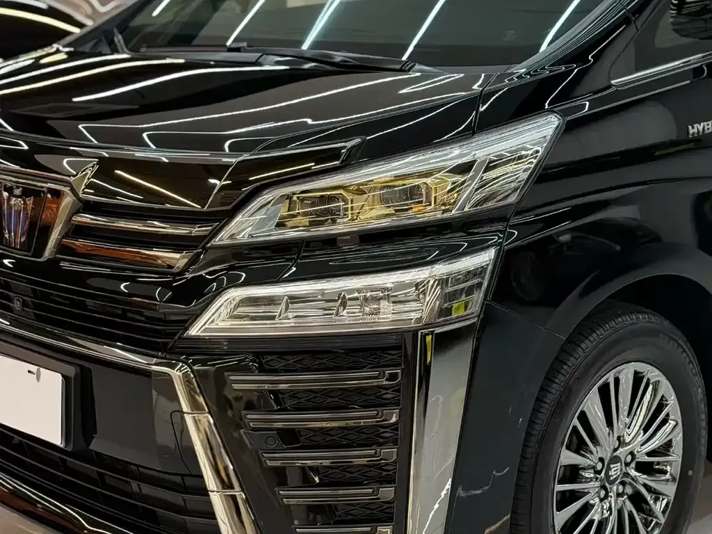 Toyota Vellfire — фото 6