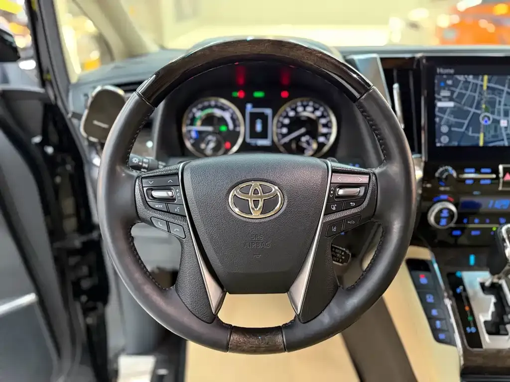 Toyota Vellfire — фото 4