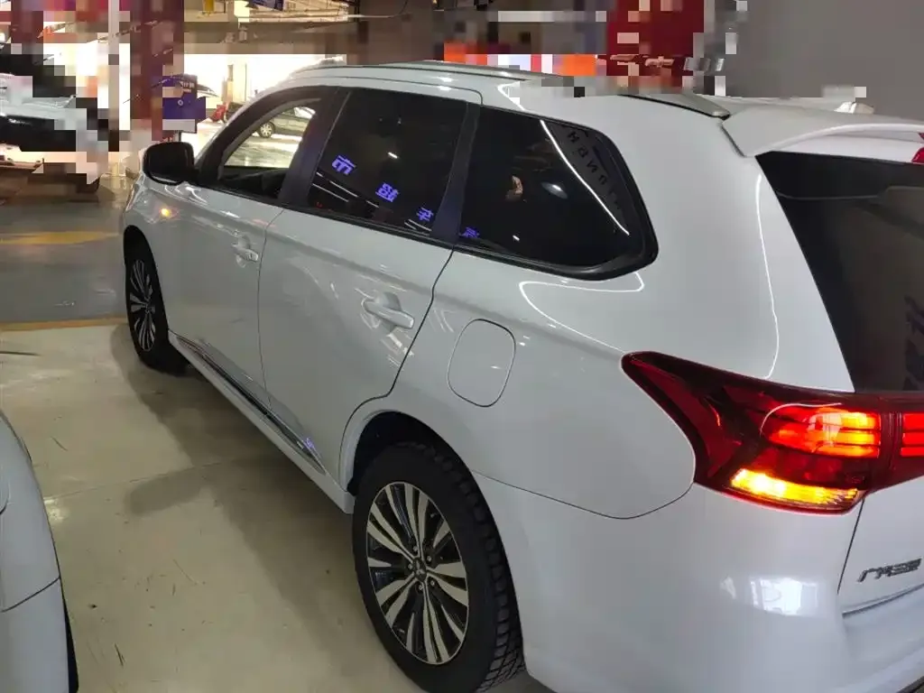 Mitsubishi Outlander 2023 из CN, фото 6