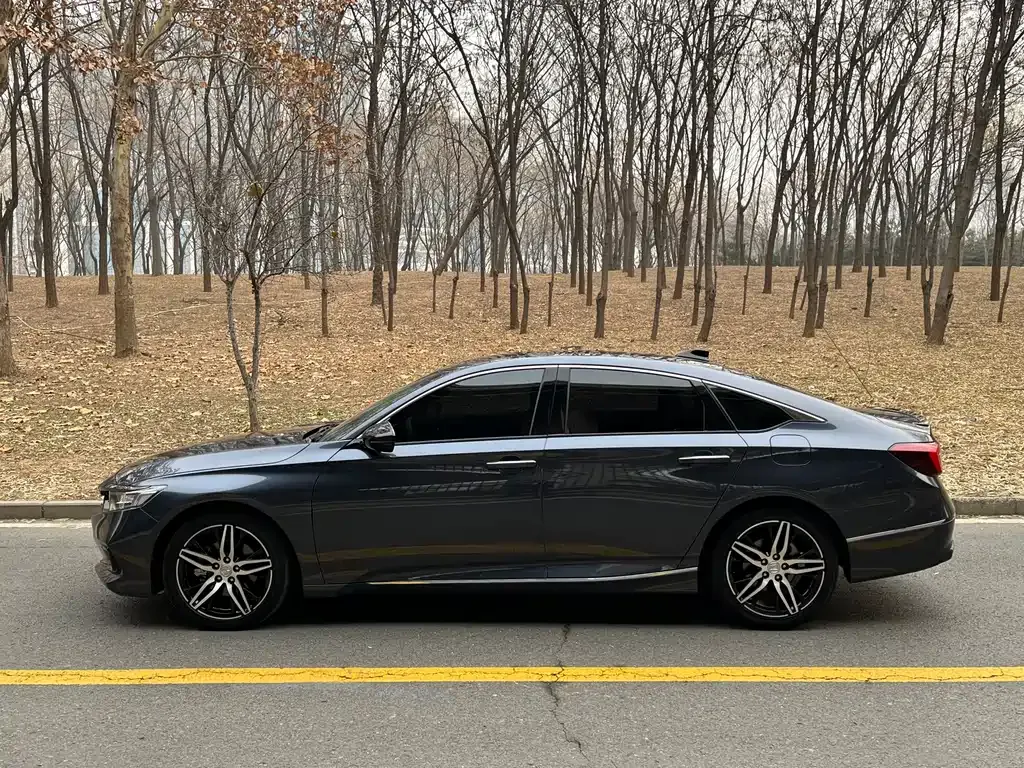 Honda Accord — фото 9