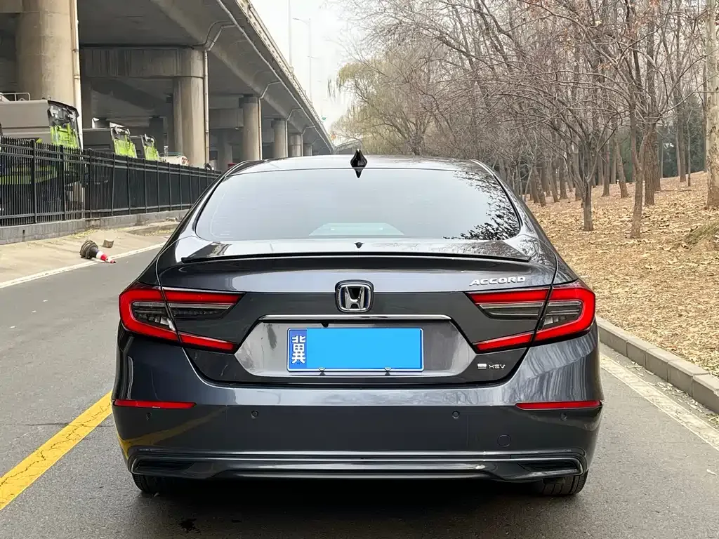 Honda Accord — фото 7