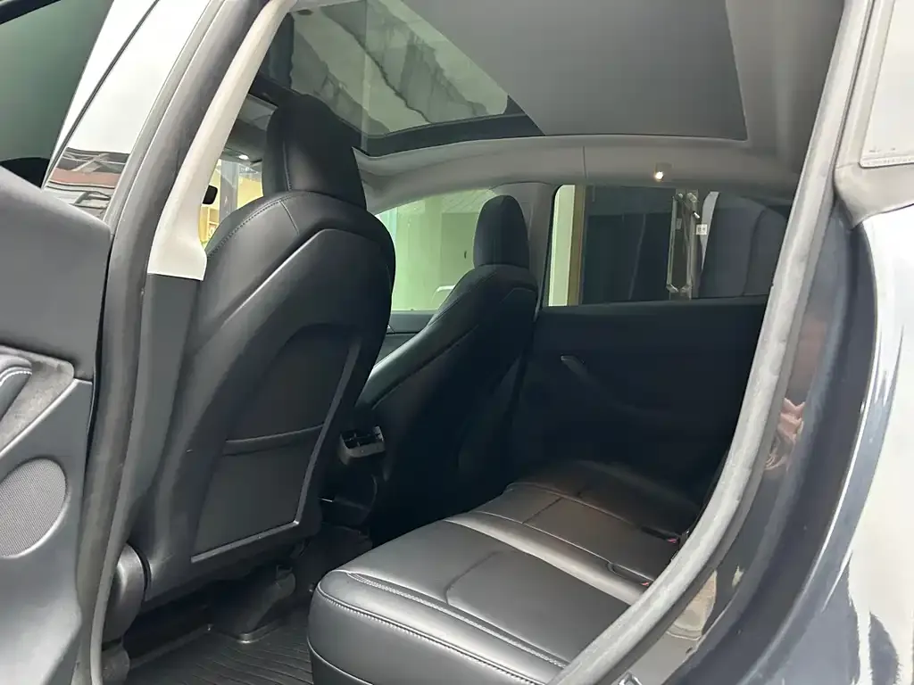 Tesla Model Y 2024 из CN, фото 4