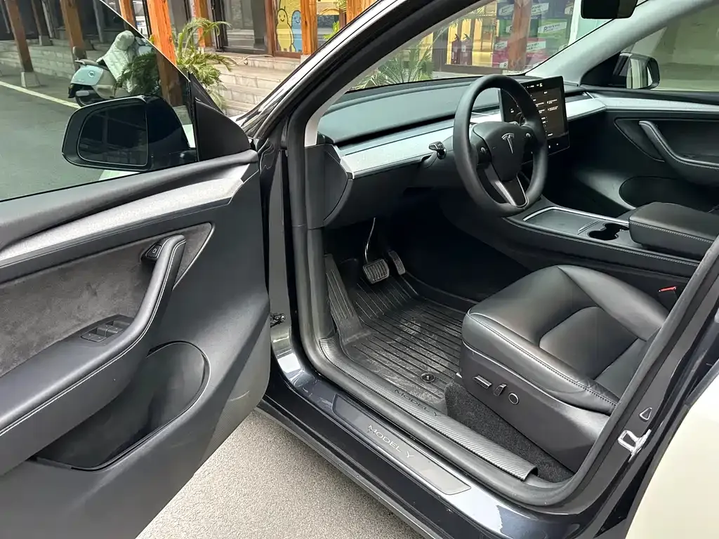 Tesla Model Y 2024 из CN, фото 10