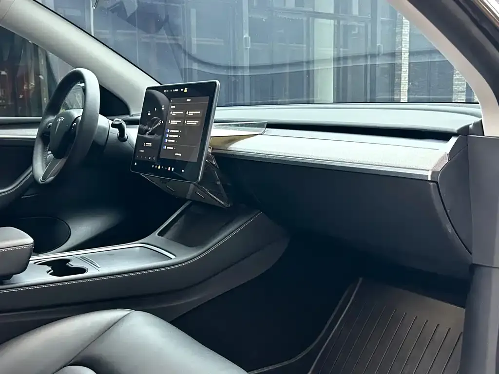 Tesla Model Y 2024 из CN, фото 3