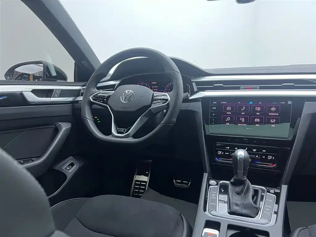 Volkswagen CC 2024 из CN, фото 4