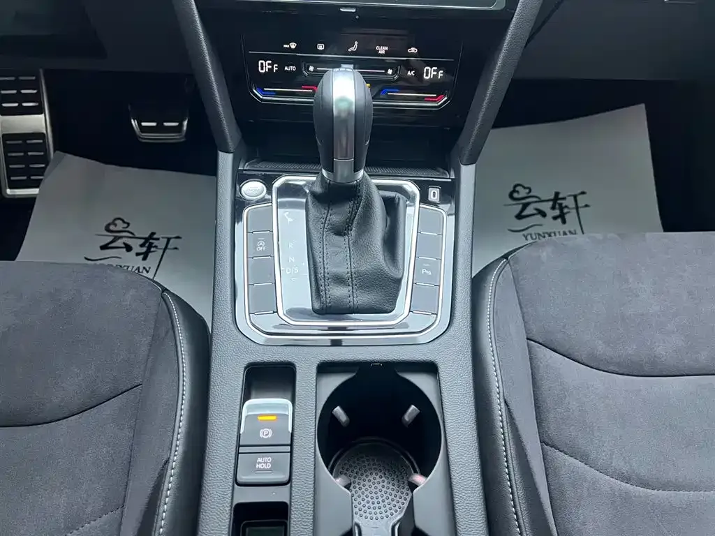 Volkswagen CC 2024 из CN, фото 10