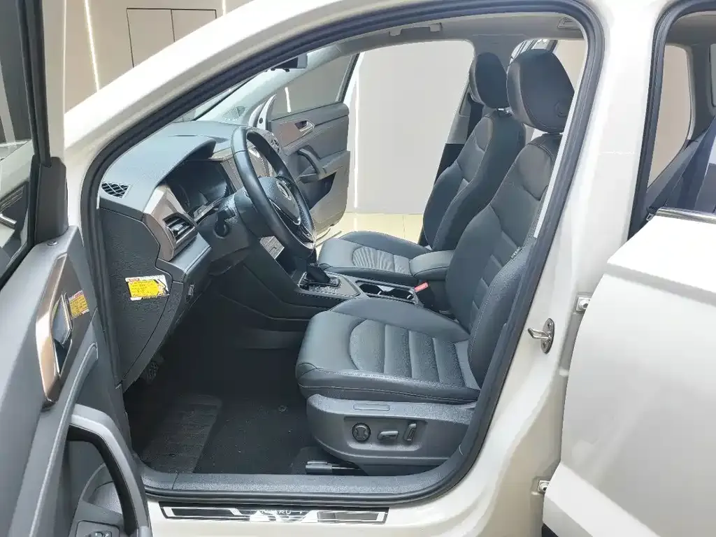 Volkswagen Tharu 2021 из CN, фото 10