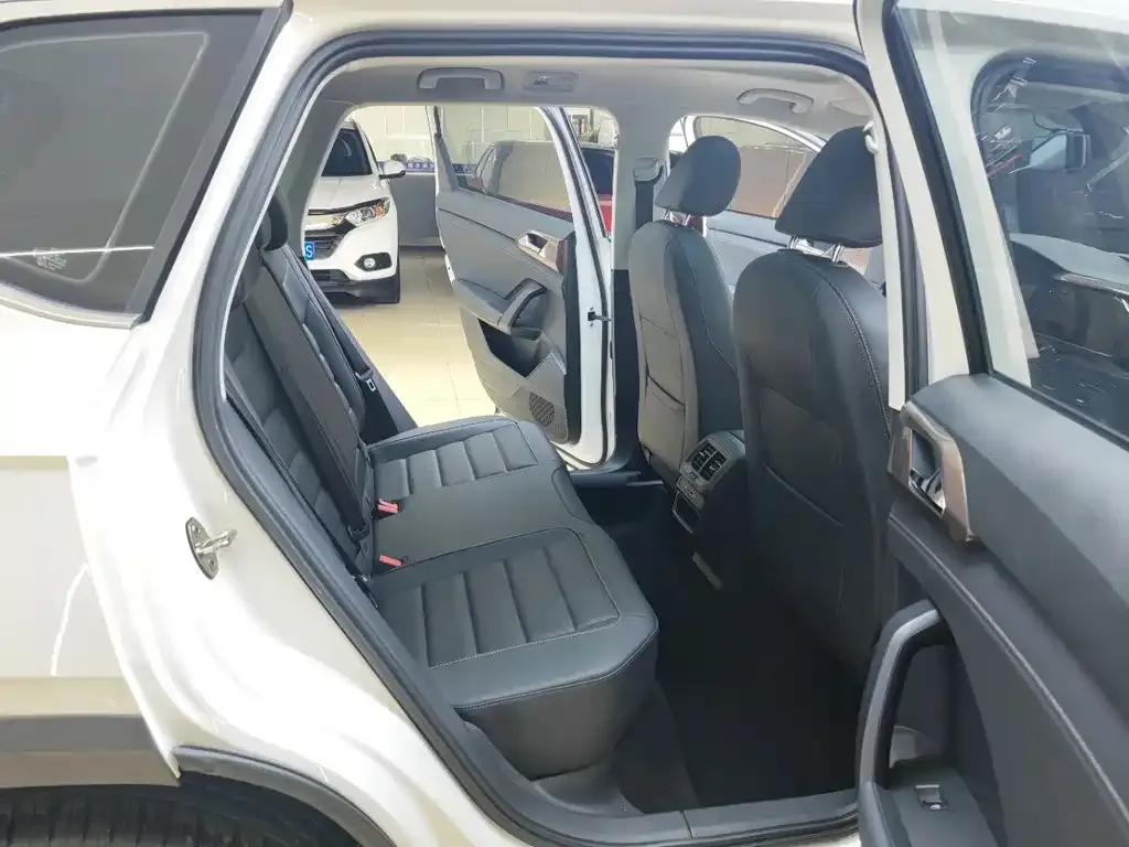 Volkswagen Tharu 2021 из CN, фото 2