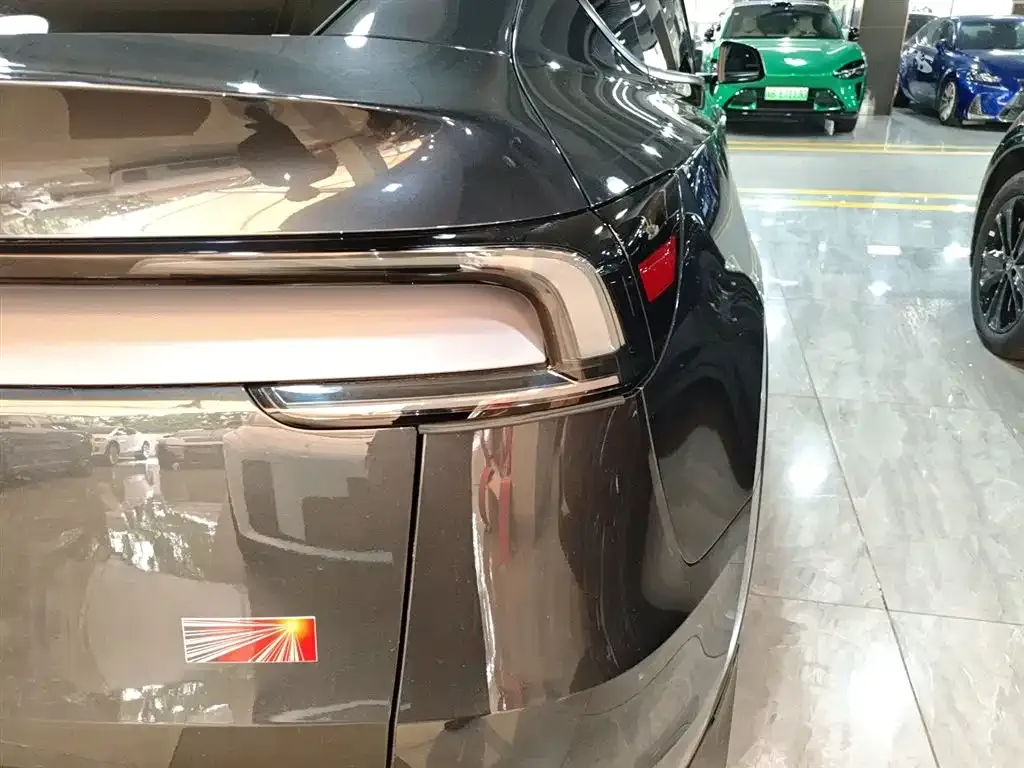Tesla Model Y 2025 из CN, фото 8