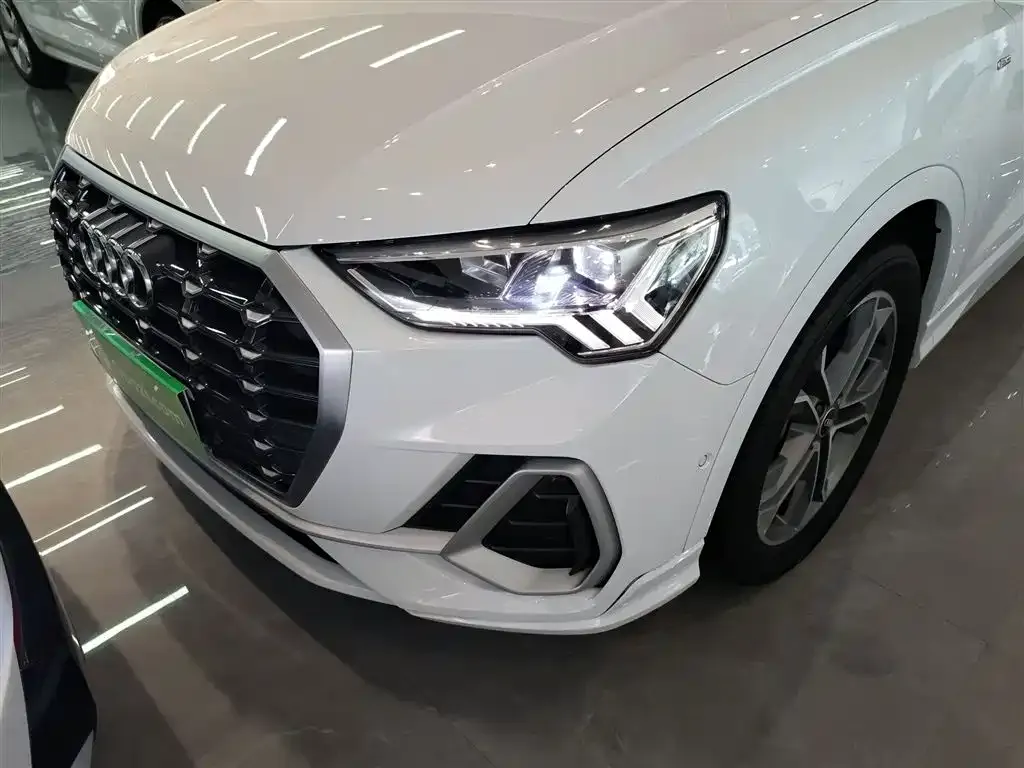 Audi Q3 2023 из CN, фото 3