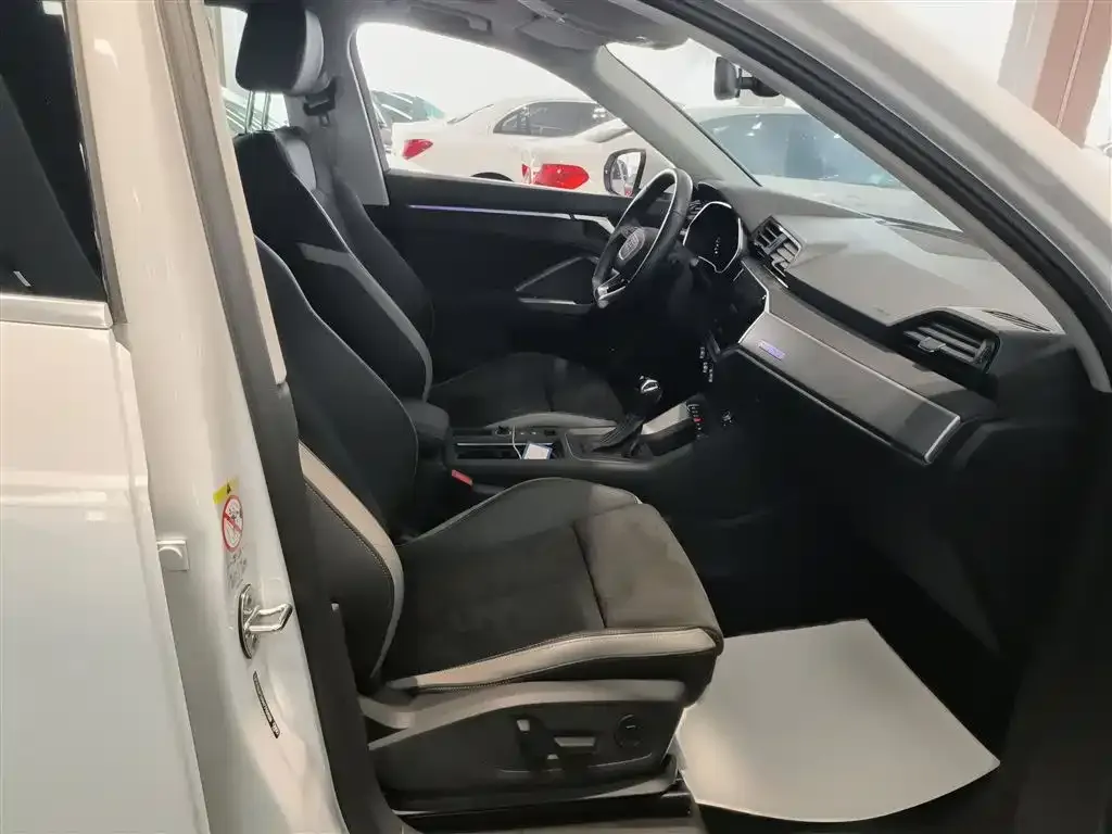 Audi Q3 2023 из CN, фото 4