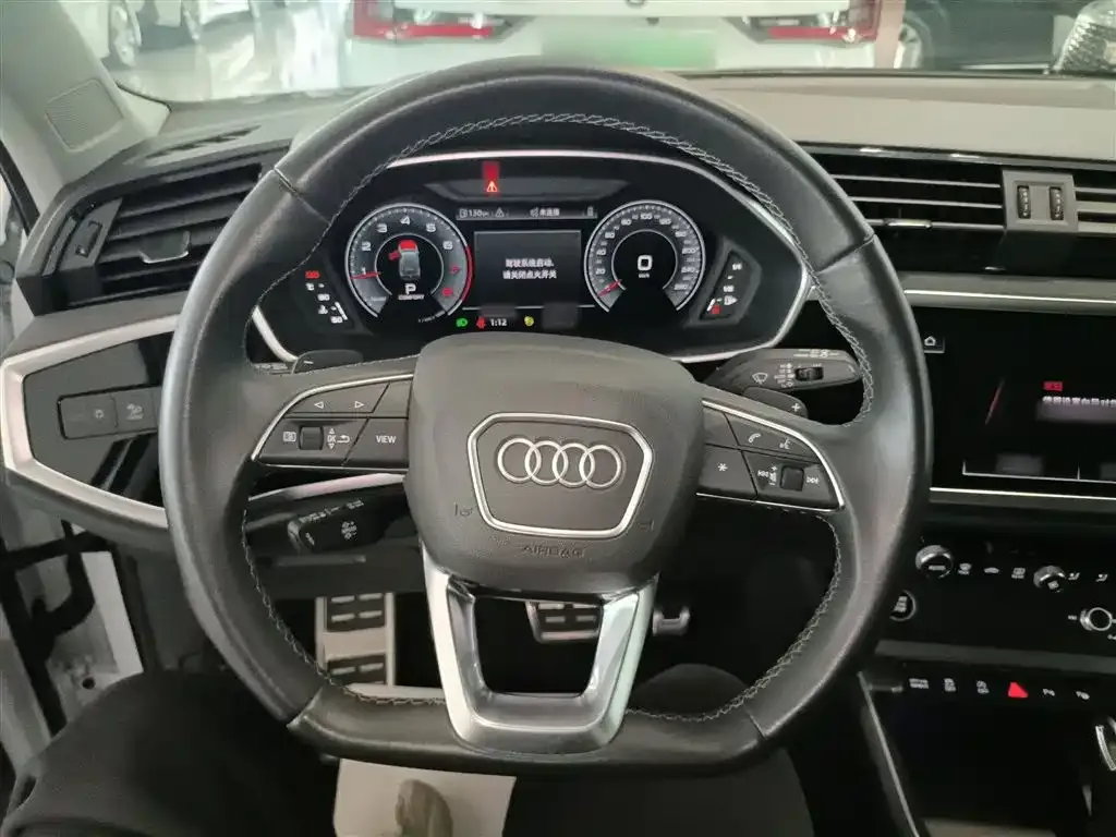 Audi Q3 2023 из CN, фото 7