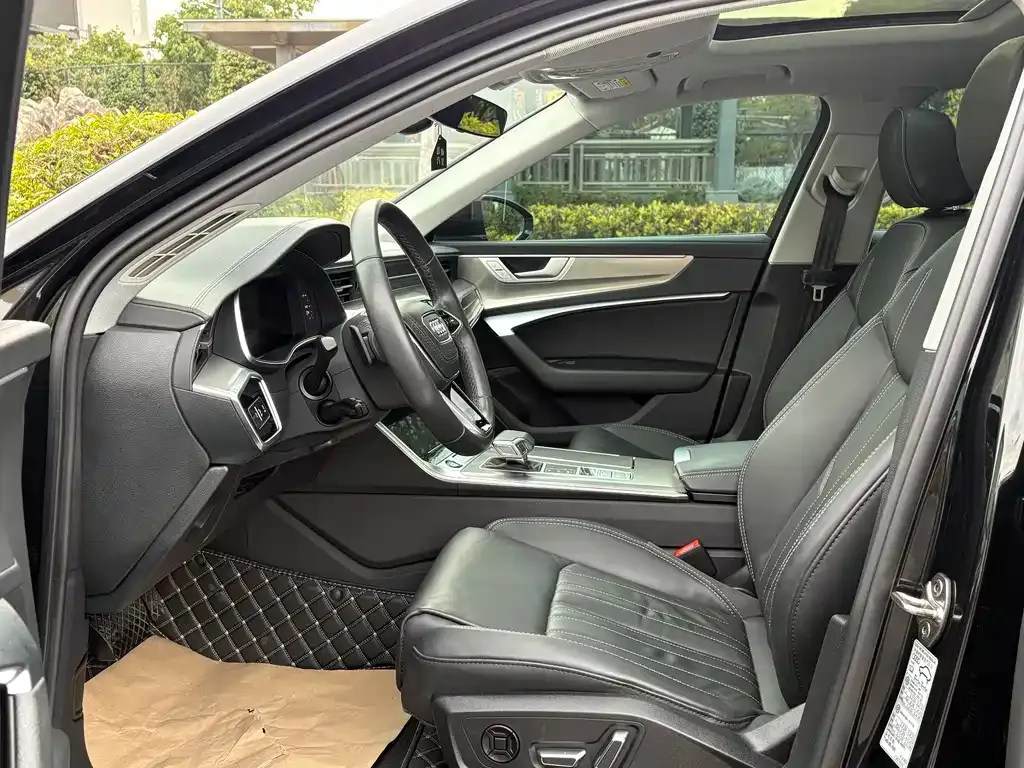 Audi A6L 2023 из CN, фото 4