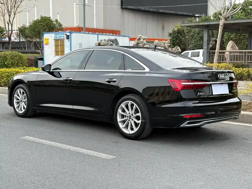 Audi A6L 2023 из CN, фото 10