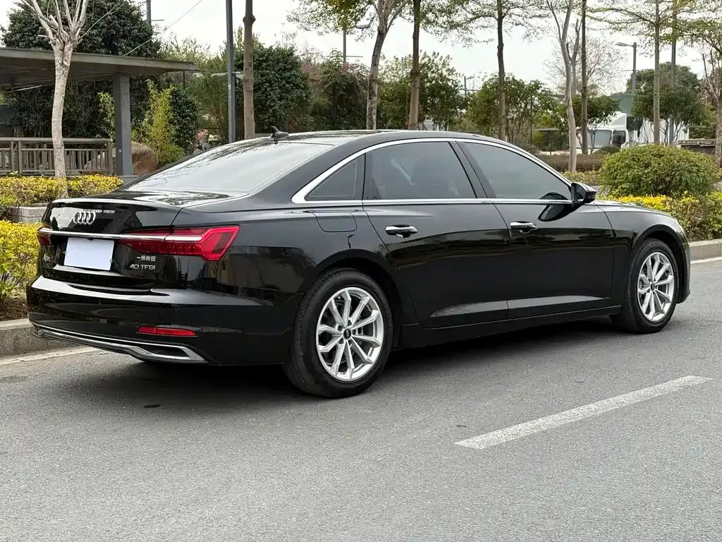 Audi A6L 2023 из CN, фото 8