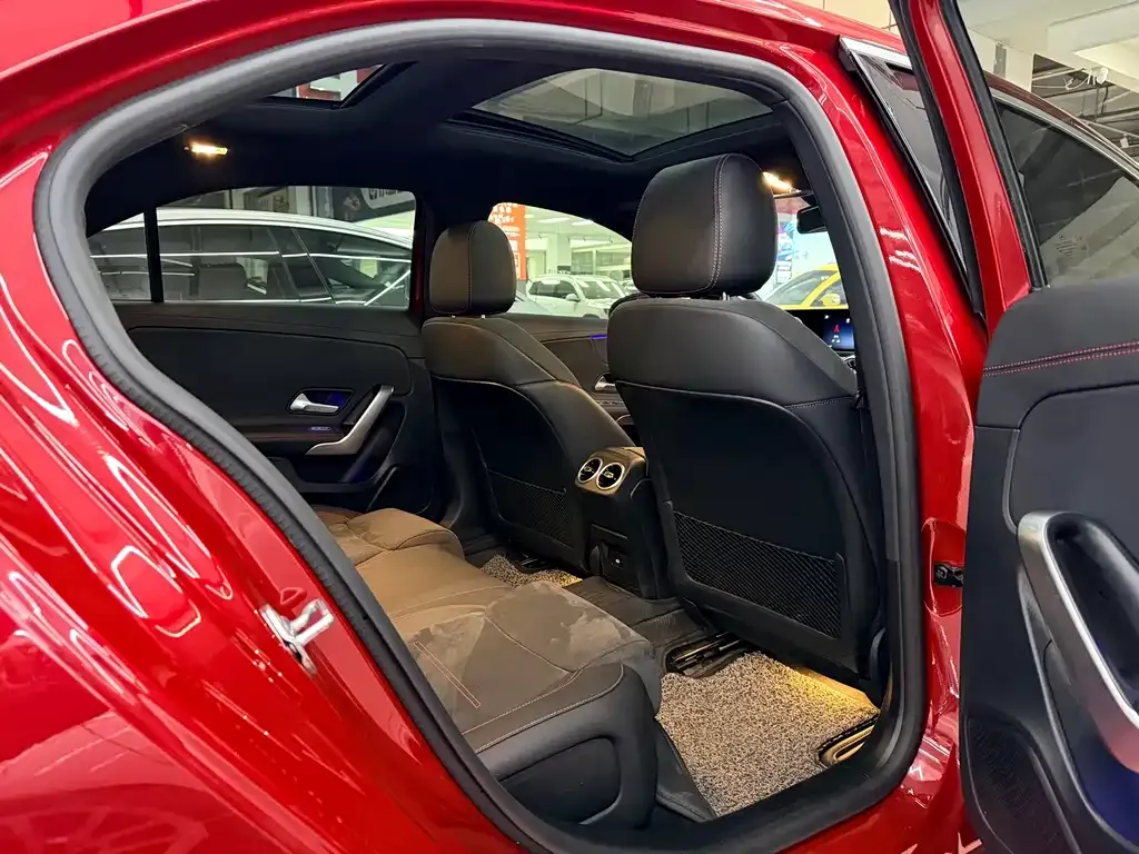 Mercedes-Benz A-Class 2023 из CN, фото 2