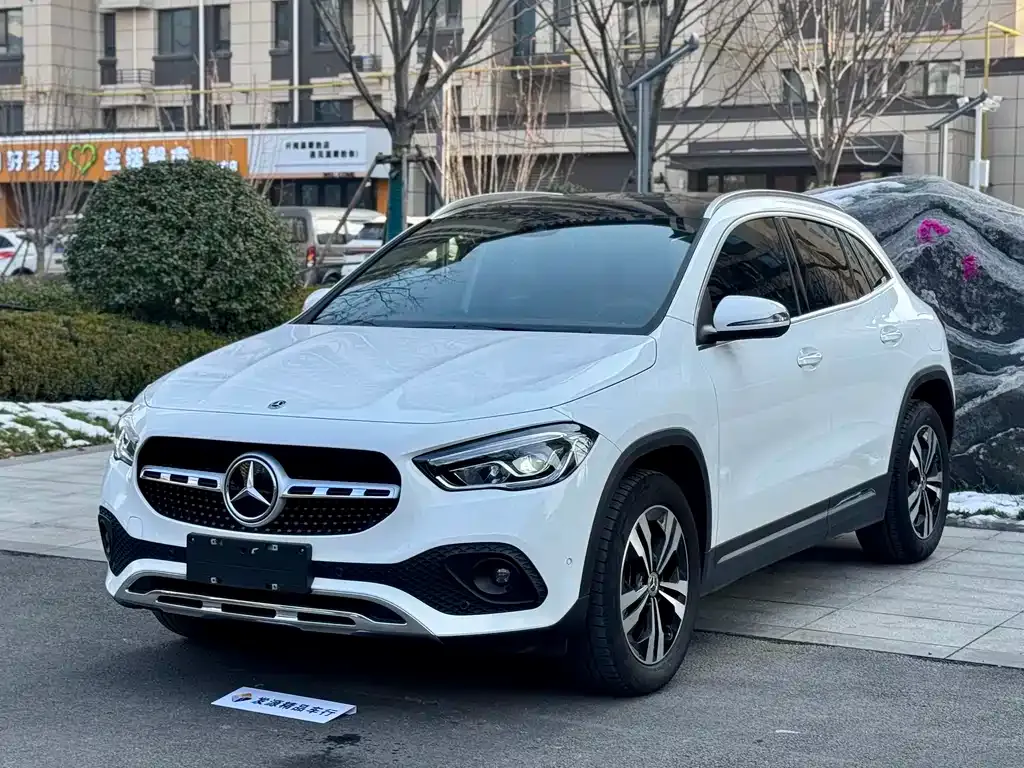 Mercedes-Benz GLA — фото 1