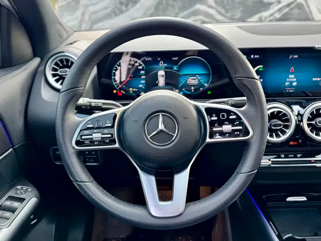 Mercedes-Benz GLA — фото 5