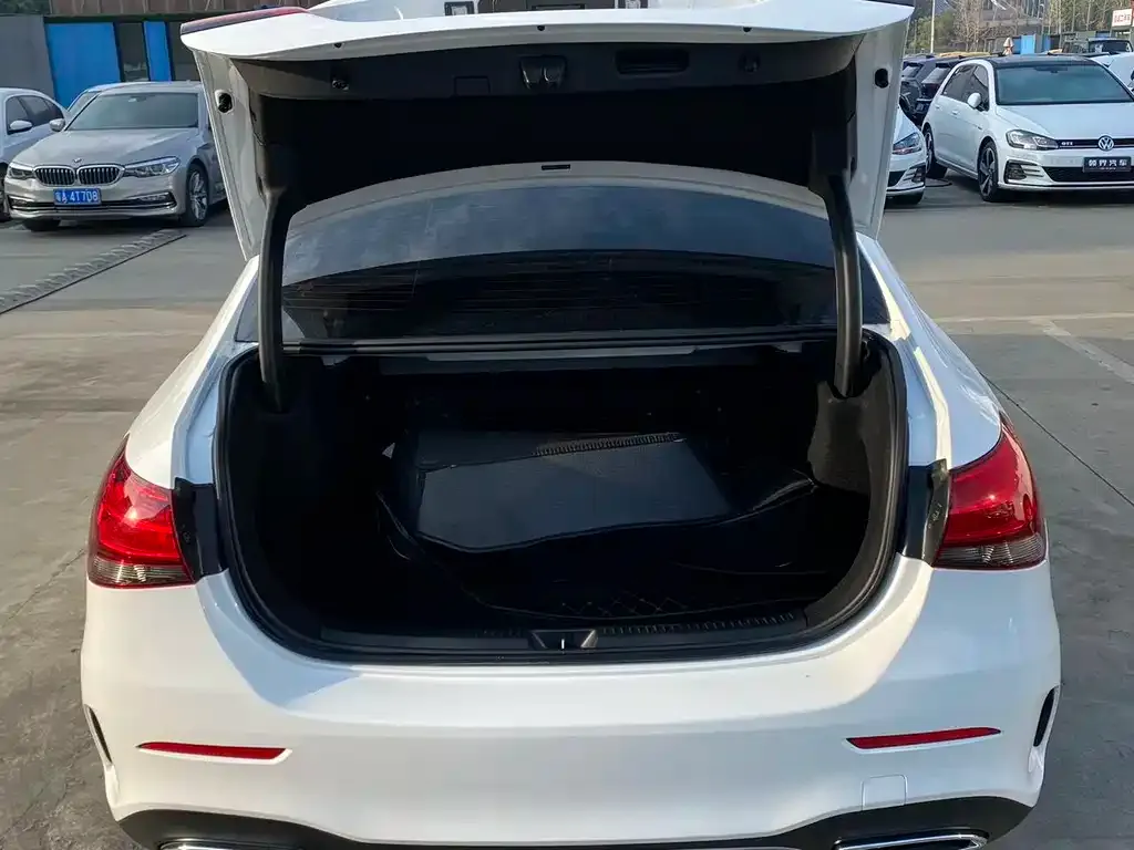 Mercedes-Benz A-Class 2023 из CN, фото 9