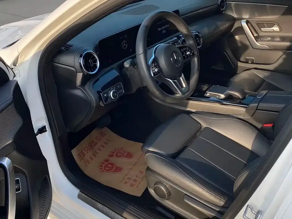 Mercedes-Benz A-Class 2023 из CN, фото 5