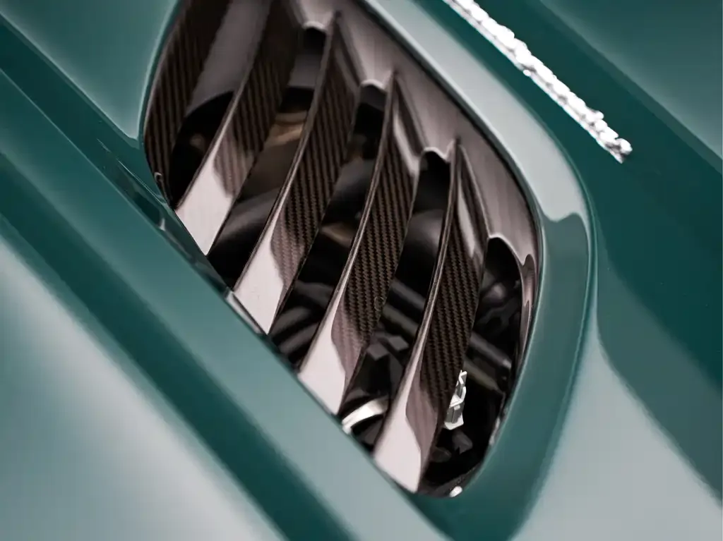 Aston Martin DBS 2021 из CN, фото 9