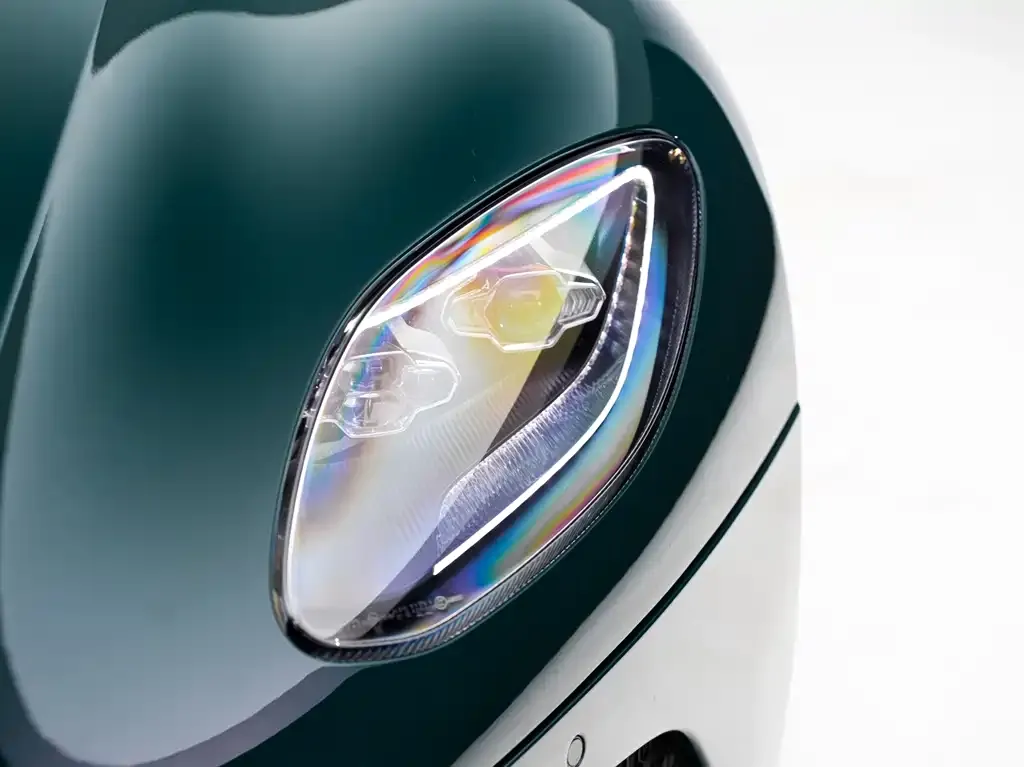 Aston Martin DBS 2021 из CN, фото 4