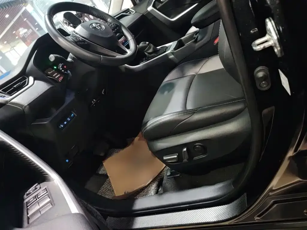 Toyota Wildlander 2022 из CN, фото 7