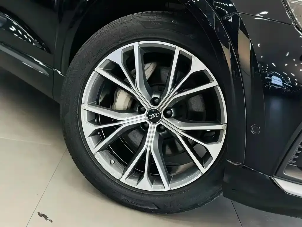Audi Q8 2021 из CN, фото 3