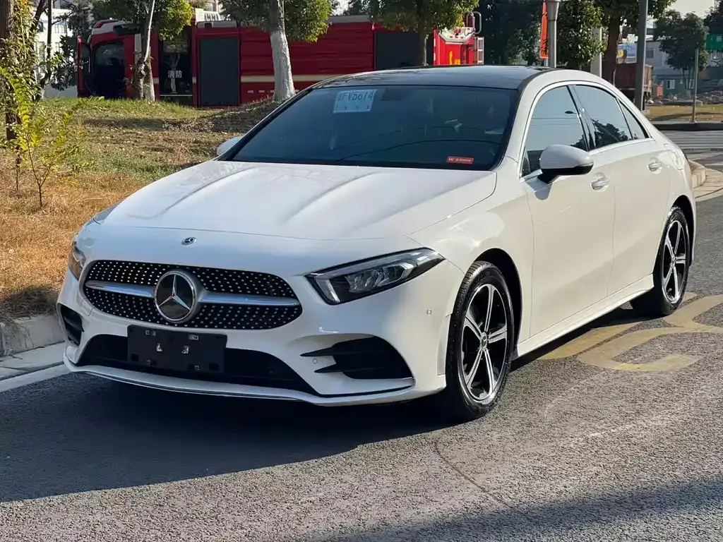 Mercedes-Benz A-Class 2023 из CN, фото 1