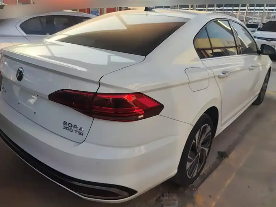 Volkswagen Bora 2023 из CN, фото 3