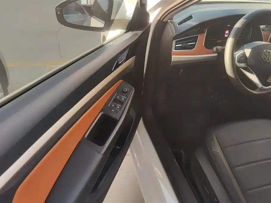 Volkswagen Bora 2023 из CN, фото 10