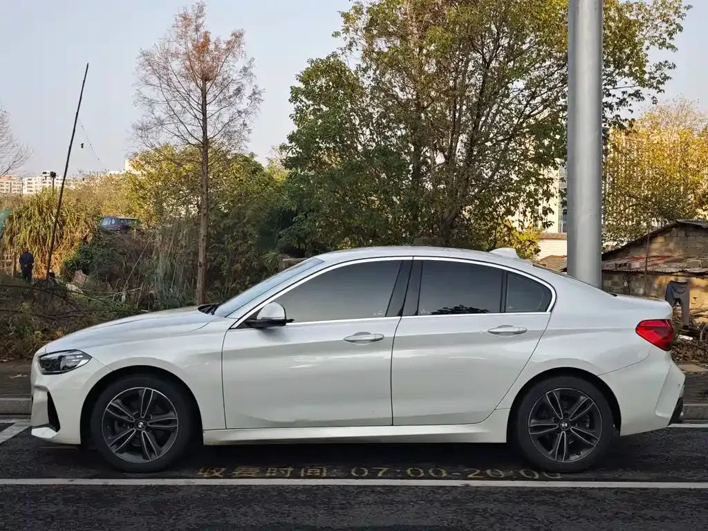 BMW 1 Series 2021 из CN, фото 10
