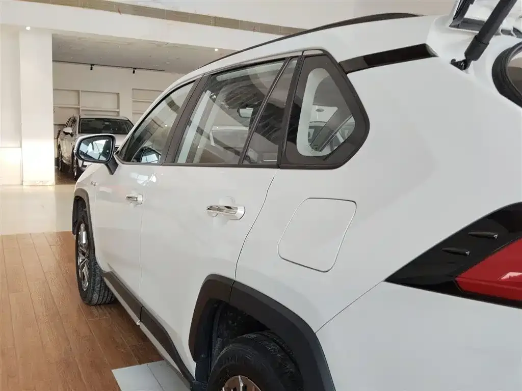Toyota Wildlander 2023 из CN, фото 4