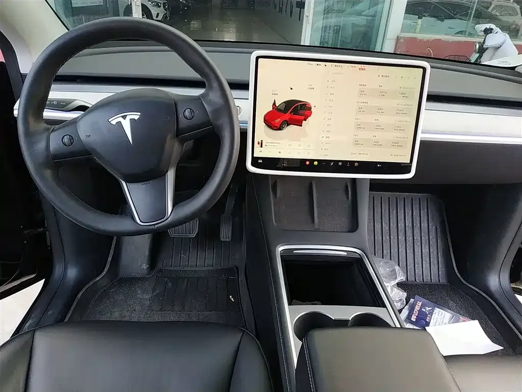 Tesla Model Y — фото 9