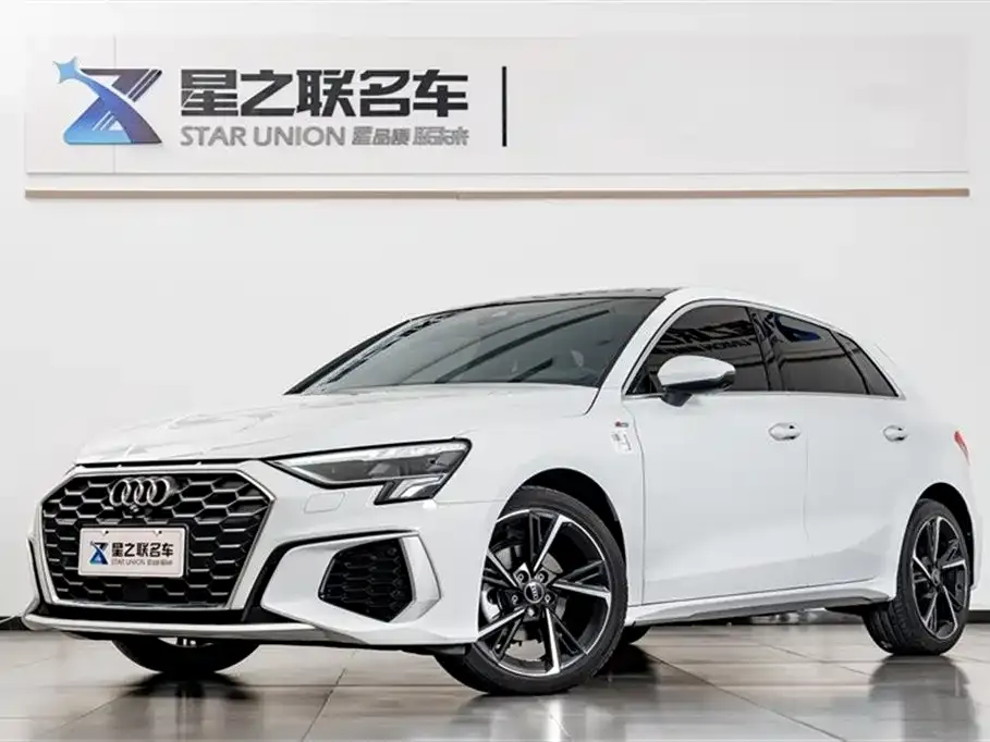 Audi A3 2023 из CN, фото 2