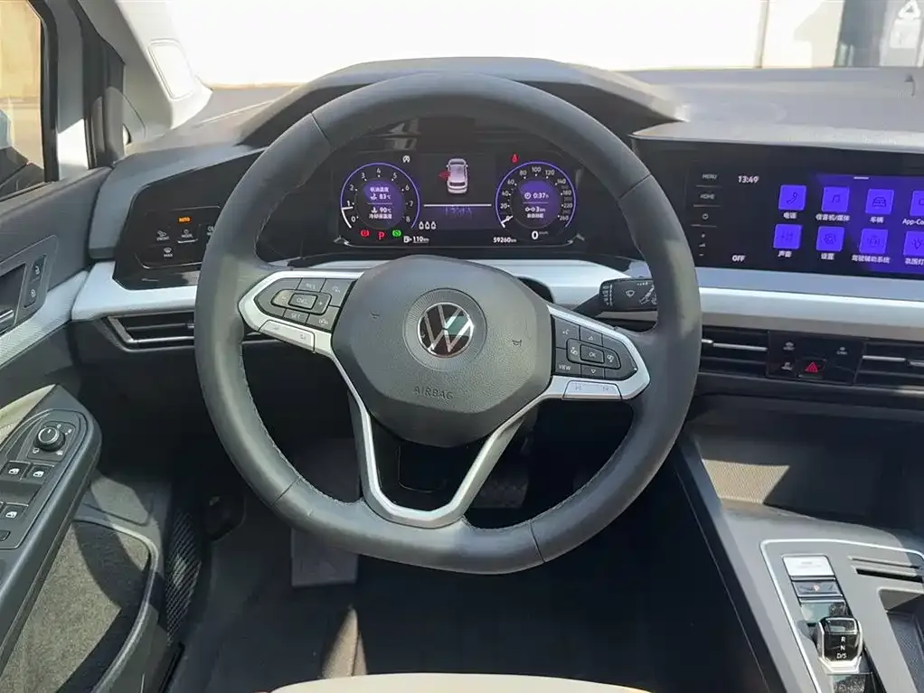 Volkswagen Golf 2022 из CN, фото 3
