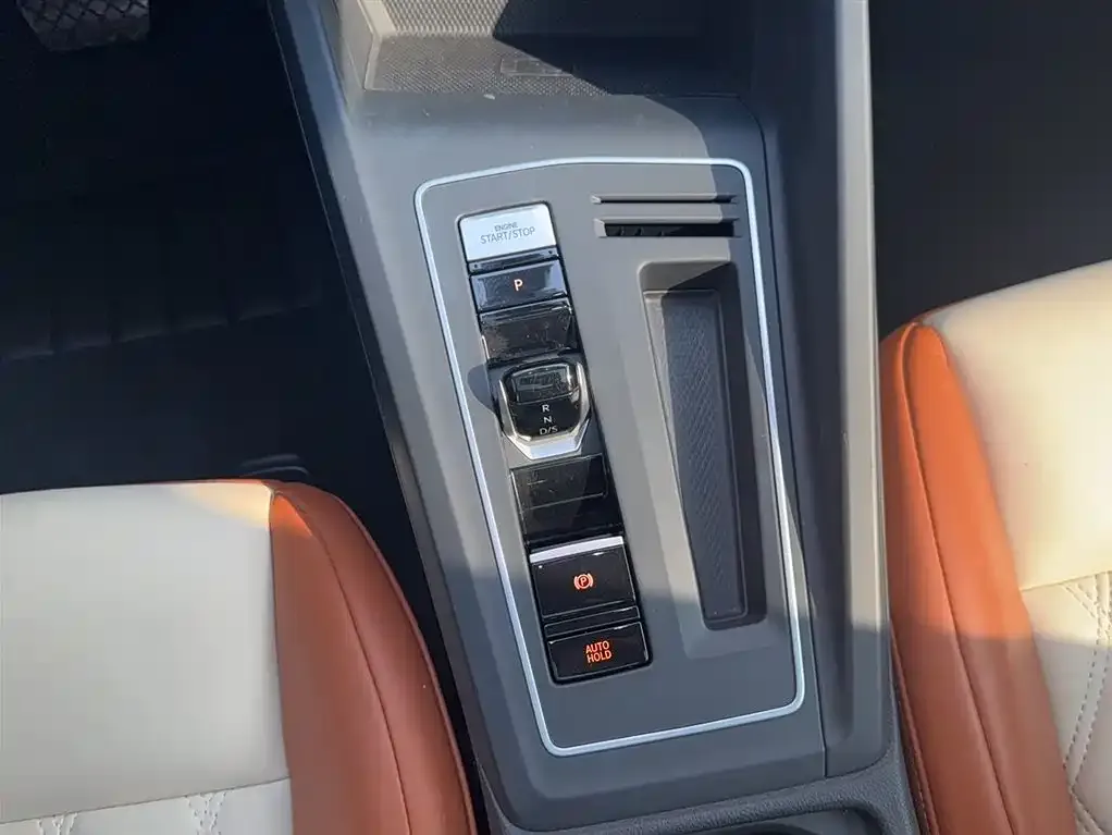 Volkswagen Golf 2022 из CN, фото 6