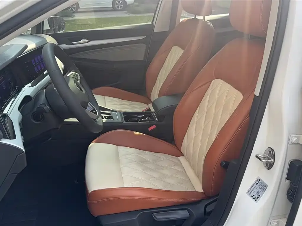 Volkswagen Golf 2022 из CN, фото 7