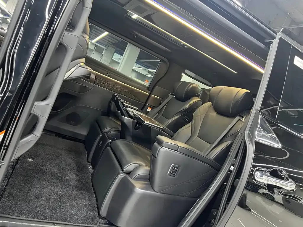 Toyota Alphard 2024 из CN, фото 10