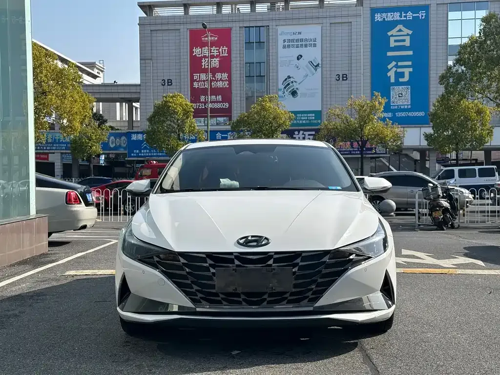 Hyundai Elantra 2022 из CN, фото 10