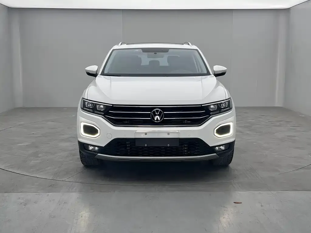 Volkswagen T-Roc — фото 9