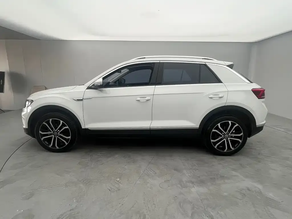 Volkswagen T-Roc — фото 8